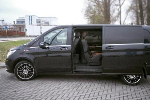 Taxi Bryssel Midi Station Köln (1 till 8 PLATSER)