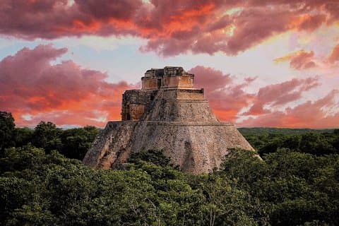 Privat 2-dagers Yucatan halvøy Høydepunkter Tour Chichen Itza Ik-kil Merida og Uxmal