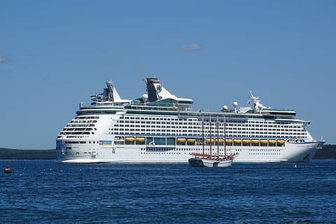 Traslados privativos de / para o Porto Internacional de Portsmouth e o Aeroporto Heathrow de Londres