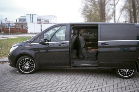 Ghent London Shuttle Transfer (1 to 8 Seats)