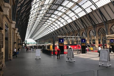 Privétransfers tussen de treinstations Heathrow - King's Cross en St Pancras