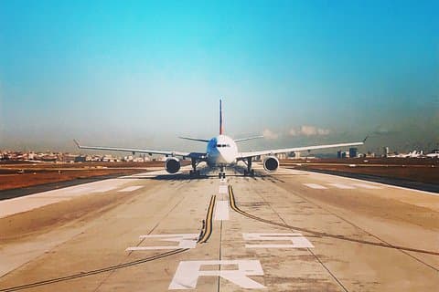 Private Transfers zwischen den Flughäfen London Stansted - London Luton