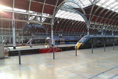 Traslados privados entre el aeropuerto de Londres Stansted y la estación de tren de Paddington