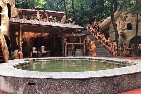 Visite privée d'une nuit à Tianmen Ditch et Jusoul Post au départ de Guangzhou en voiture
