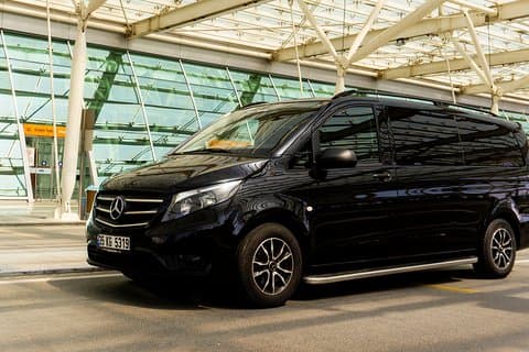 Traslado privado desde el aeropuerto de Izmir a Kusadasi