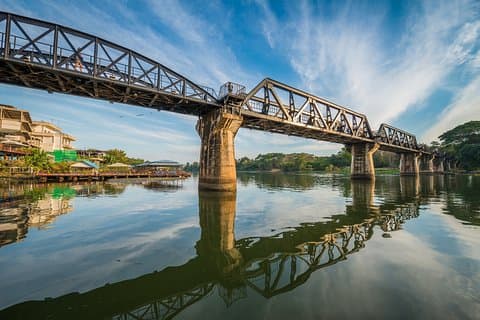 Privé à Kanchanaburi via le marché ferroviaire de MaeKlong et le marché flottant