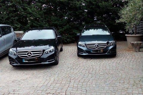 Private Transfer Porto-Lisbon with 2 (two) Visits on the Way
