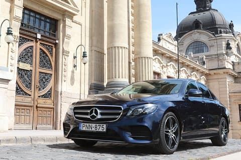 Exclusive Budapest City Tour by Luxury Car - Half Day