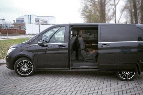 Taxi Gand Schipol Airport Amsterdam (1 à 8 Places )