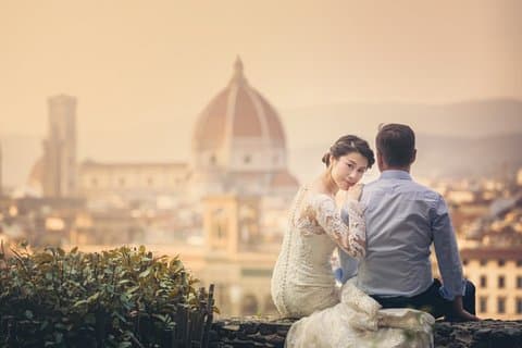 Honeymooners in Florence with Professional Photographer & Driver