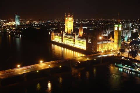 London by Night Sightseeing Open Top Bus Tour med Live Guide
