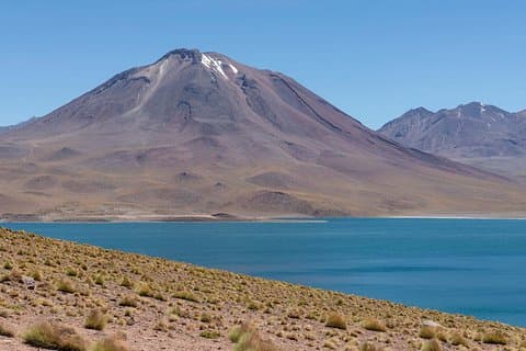 Ganztägige Altiplanic Lagunen + Aussichtspunkt Rote Steine + Salar de Atacama