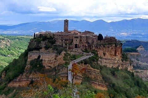 TRANSFER PRIVATO da Firenze a Roma con fermate a Orvieto e Civita Bagnoregio