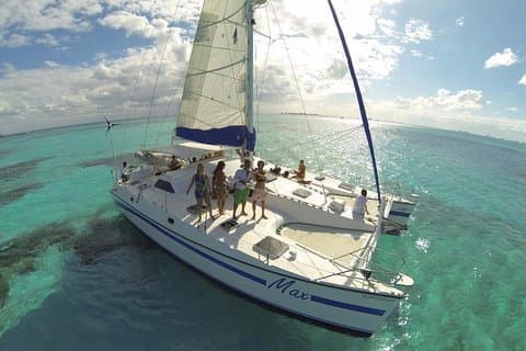 Isla Mujeres, excursion en catamaran en une journée pour un prix