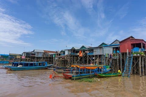 Kampong Phluk Floating Village e Roluos Group Tour