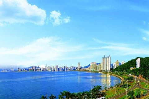 8-Hour Zhuhai Self-Guided Tour by Private Car and Driver Service