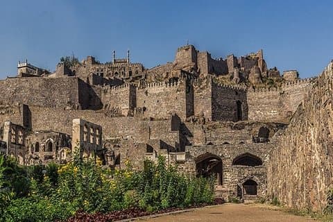 Fulddagstur: Golconda Fort, Qutub Shahi Tombs og Ikonisk Salarjung Museum
