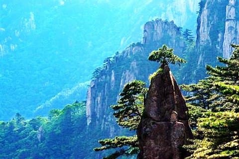 2-tägige private Tour von Mount Huangshan und Xidi Village von Nanjing mit dem Hochgeschwindigkeitszug