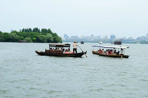 Private Tagestour in Hangzhou mit Westsee, Teedorf, Lingyin-Tempel und vielem mehr