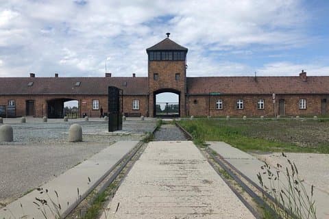 Auschwitz-Birkenau og Wieliczka saltgruvemuseum guidet tur fra Krakow