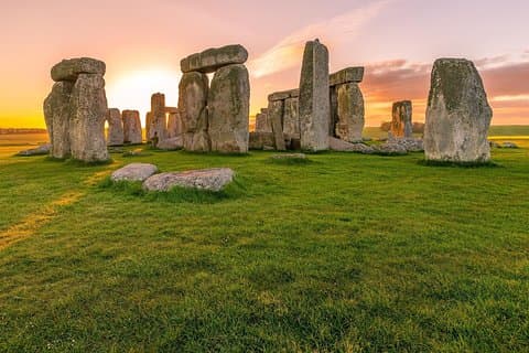 London: Private Tour to Stonehenge and Highclere Castle