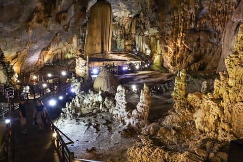 1-dagers Oppdag Paradise Cave fra Hue