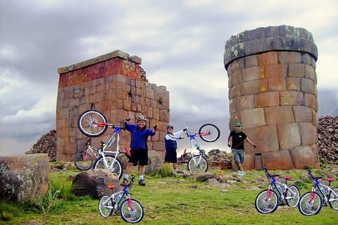 Sillustani Tombs på mountainbike
