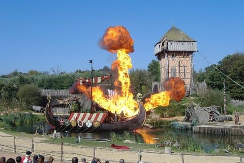 De Paris: Le Puy du Fou, transporte + bilhete de 1 dia