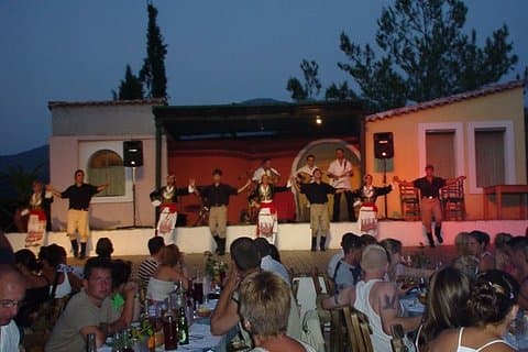 SOIRÉE CRÉTOISE avec spectacle, danse, nourriture et boissons CRETE