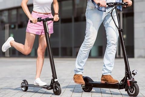Passeio pela cidade em scooter elétrico