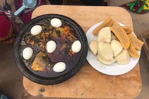 Aula privada de culinária tradicional no Kumasi com o mercado Kejetia