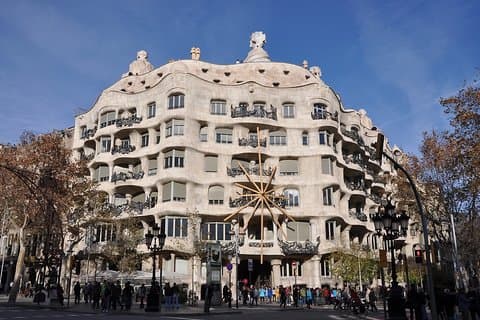 Privata turer i Madrid, Zaragoza och Barcelona med transport ingår