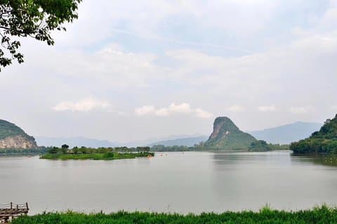 Excursion privée d'une journée à la grotte de Baojinggong et au mont Lion de Guangzhou