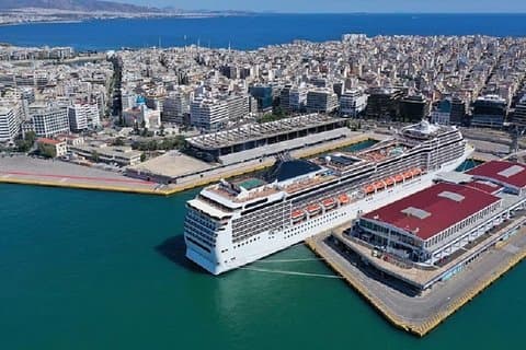 Privat transfer från Pireus hamn till Atens internationella flygplats (ATH)