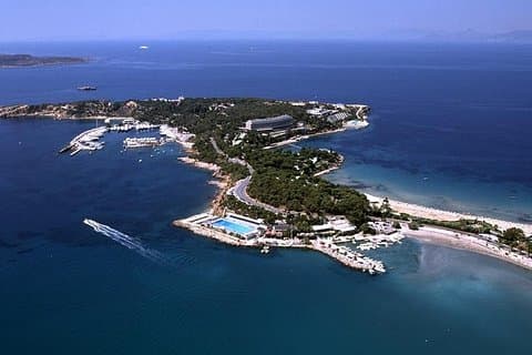 Privater Transfer von Varkiza oder Vouliagmeni oder Glyfada zum Flughafen Athen (ATH)