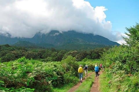 4-Day Mount Meru Hiking Tour with Accommodation