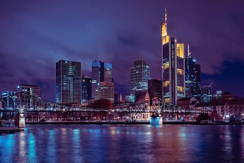 フランクフルトのプライベートシティ観光ツアー（最大35名）