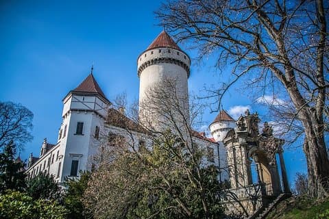 Privat dagutflukt til Karlstejn Castle & Konopiste Castle med lokal guide