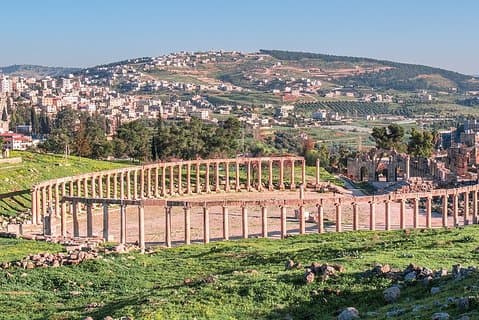 Excursão de dia inteiro a Jerash e Ajlun com um guia local
