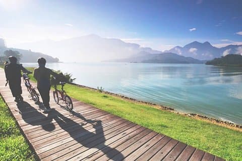 2-day Sun Moon Lake Private Tour from Taipei with Pick Up