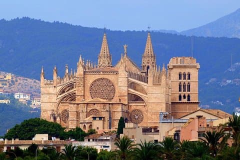 Discover the major cultural attractions of Palma De Mallorca on a Private Tour