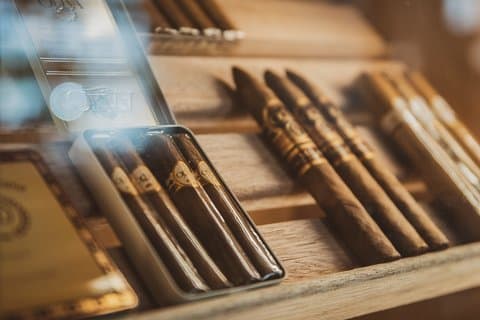 Premium cigarrprovningsupplevelse med snacks i Gdańsk