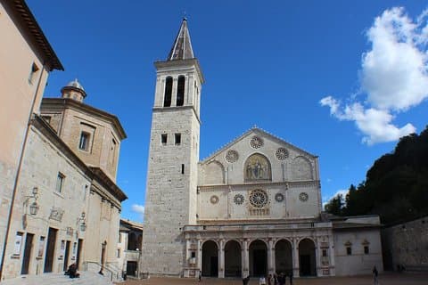 Spoleto, umbrisk kunst og betagende udsigt - Privat tur