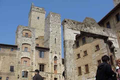 Besuch von San Gimignano mit einem lokalen Expertenführer