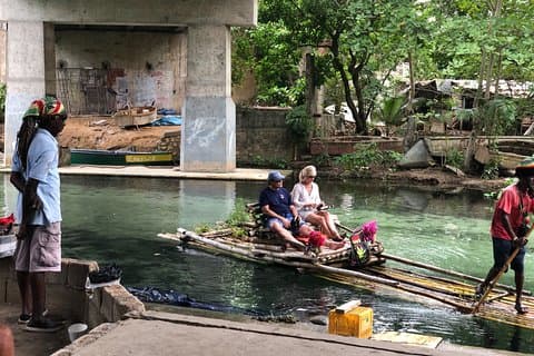 Privata Bamboo Rafting Safari Adventures i Ocho Rios