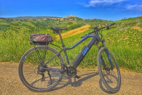 Upptäck Via Francigena och San Gimignano på en elcykel
