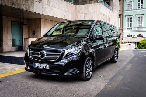 Budapest privat lufthavnstransport i en luksus minivan