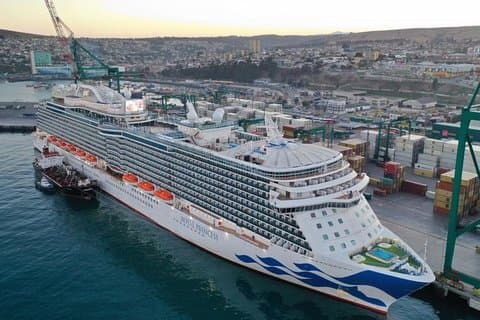 Private transfer from San Antonio Pier to Santiago Airport
