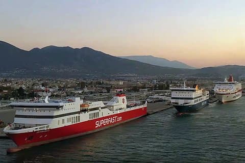 Porto de Patras do Aeroporto de Atenas / Transfer Privado Atenas / Pireu