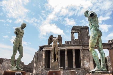 Pompeii Private Day Tour and Winery Stop